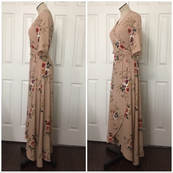 LAST ONE 💕HP 5/1 Floral Wrap Dress - Picture 4 of 5